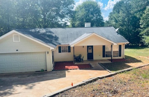 Eatonton House | Cozy home on Lake Oconee w/gameroom & Golden Tee