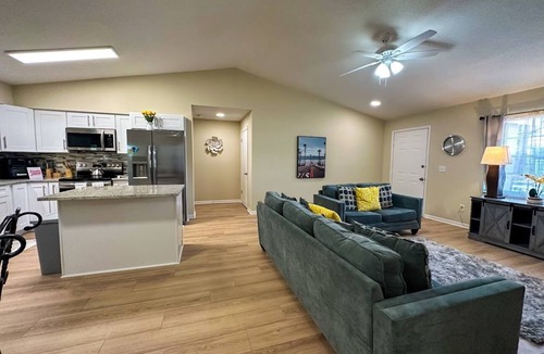 Temple Terrace House | Cozy home w/open floor plan - easy access to beaches, parks, and Bucs Stadium