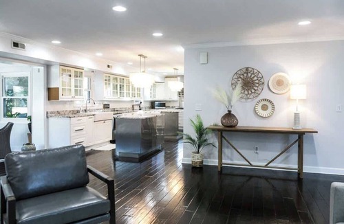 Charlotte House | Cozy Home w/POOL + CHEFS kitchen in Prime Area