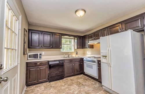 Senoia House | Cozy Home - Walkable to Downtown Senoia