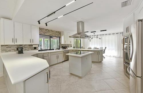 Wellington House | Cozy home with big pool in Wellington!