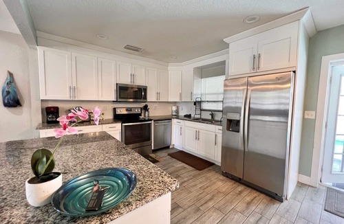 Clearwater House | Cozy Home with Heated pool near Clearwater Beach