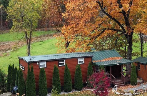 Scaly Mountain Cabin | Cozy hot tub cabin in charming Scaly Mountain, what a gem!