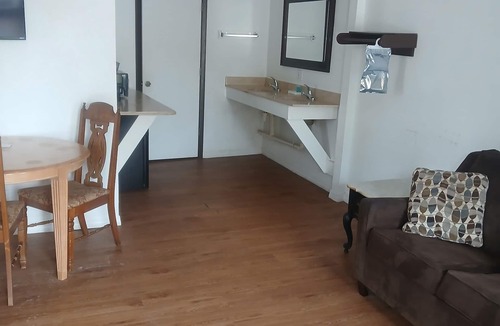 Mayo Apartment | Cozy hotel suite in peaceful Mayo with AC, WiFi, fitness room