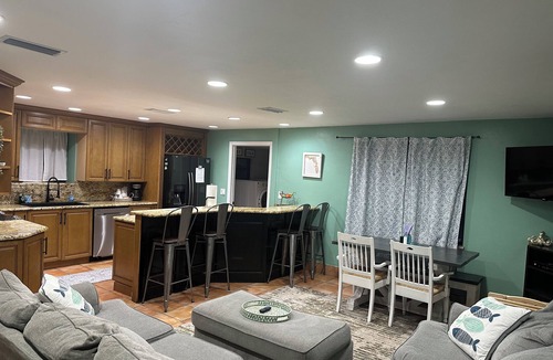 Port Orange House | Cozy house centrally located. 3mls to beach,7mls to speedway. Pet friendly
