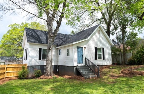 Dunean House | Cozy house in welcoming Greenville with parking
