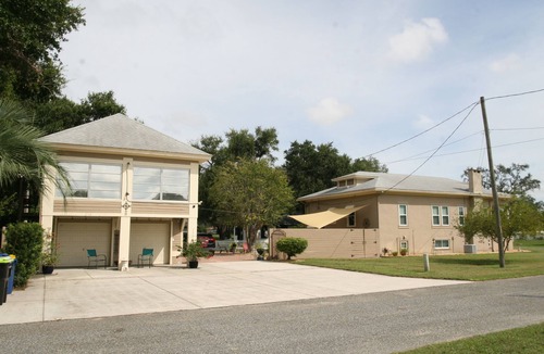 Howey-in-the-Hills Apartment | Cozy Howey-in-the-Hills apartment, just 45 minutes to Disney World attractions!