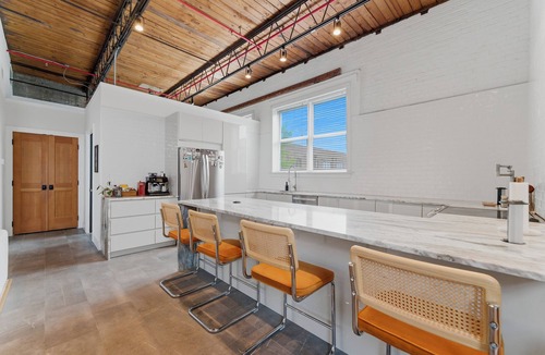 Castleberry Hill Condo | Cozy industrial loft with rooftop close to MAJOR INTERNATIONAL SPORTING EVENT