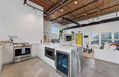 Castleberry Hill Condo | Cozy industrial loft with rooftop close to MAJOR INTERNATIONAL SPORTING EVENT