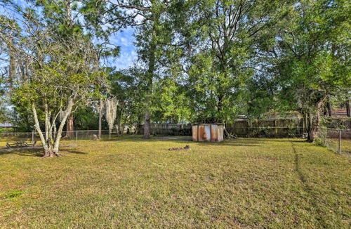 Northside House | Cozy Jacksonville Home with Yard about 8 Mi to Dtwn