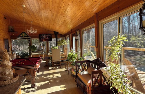 Sparta Cabin | Cozy lake-front 1-bedroom cabin in beautiful Sparta with AC/Heating