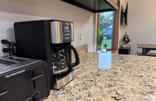 Auburndale House | Cozy lake house vacation retreat close to Orlando theme parks and beaches!
