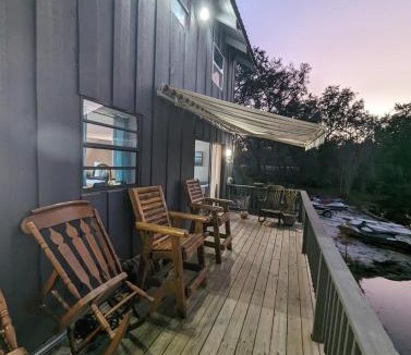 Silver Springs Ski Chalet | cozy lakeside retreat