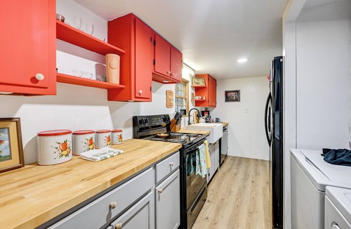 Franklin Cabin | Cozy Log Living: 2BD Nantahala Escape w/trails