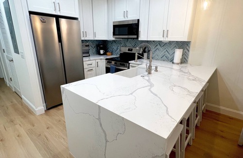 Garden City Condo | Cozy Luxe Beach Condo: Fully Renovated + Steps From The Beach + Pool