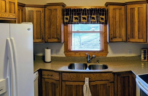 Maggie Valley Cabin | Cozy Maggie Valley Cabin near Cataloochee Ski Area, with hot tub. Bikers Welcome
