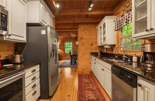 Wolf Laurel House | Cozy Mars Hill Cabin Near Asheville