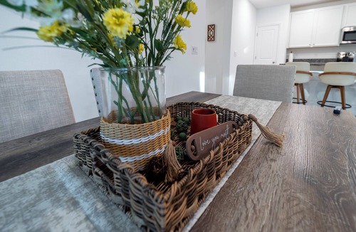 Ocala House | Cozy Modern 3 BR Retreat w/Fast Wi‑Fi/Office Desk & Self Check‑in – Ocala