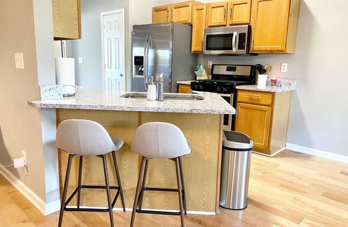 Flowery Branch House | Cozy & Modern 4 Beds/2 Baths house in serene Flowery Branch convenient location