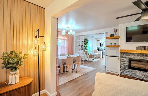 Smyrna House | Cozy Modern Home near Braves Stadium 3BR & 3BA