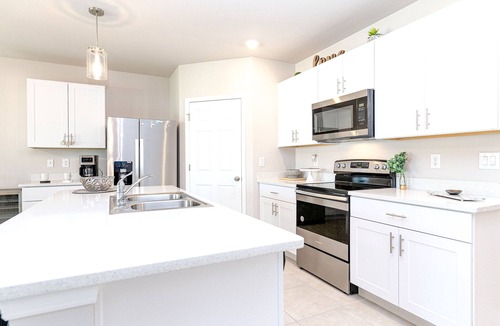 San Carlos Park House | Cozy Modern Spacious House Perfect Location