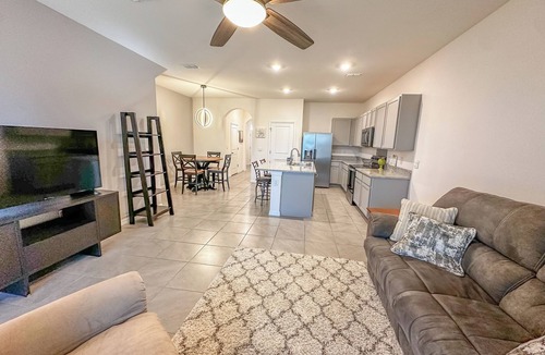 Wildwood House | Cozy Modern Townhome Convenient to Everything