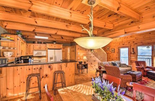 Blairsville House | Cozy Mountain Cabin - Panoramic Mountain Views