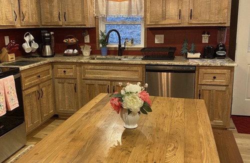 Sugar Grove House | Cozy Mountain Getaway in Valle Crucis, NC