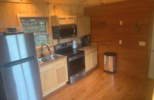 Cullowhee Cabin | Cozy mountain getaway up in the clouds and away from it all!