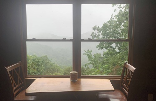 Cullowhee Cabin | Cozy mountain getaway up in the clouds and away from it all!