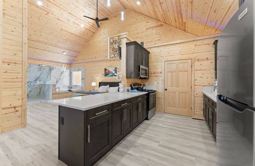 Cleveland House | Cozy Mountain Haven: Luxe Cabin Retreat for Couples & Pups