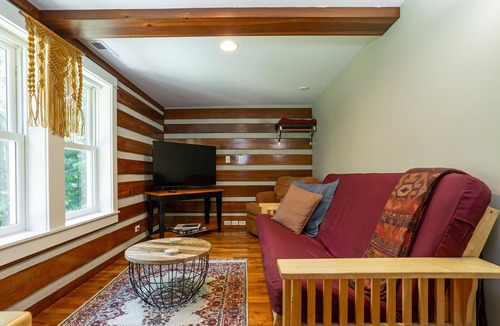 Arden Cabin | Cozy mountain retreat in the woods, close to Asheville activities