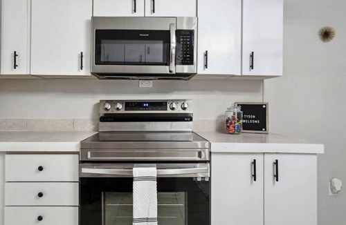 Ballast Point Apartment | Cozy One Bedroom Apartment!
