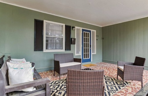 Ballast Point Apartment | Cozy One Bedroom Apartment!