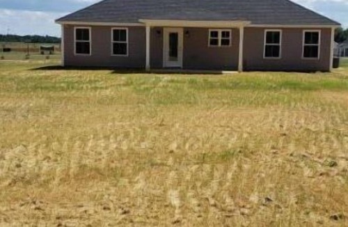 Statesboro House | Cozy, peaceful and beautiful fully furnished property ready to move in!