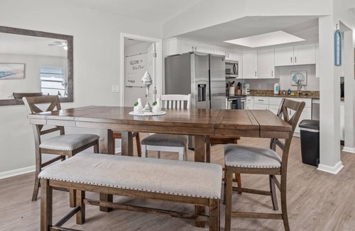 Forest Hills House | Cozy, Pet-Friendly Tampa Home with Heated & Screened Pool - 4 miles to Adventure Island/Busch Garden