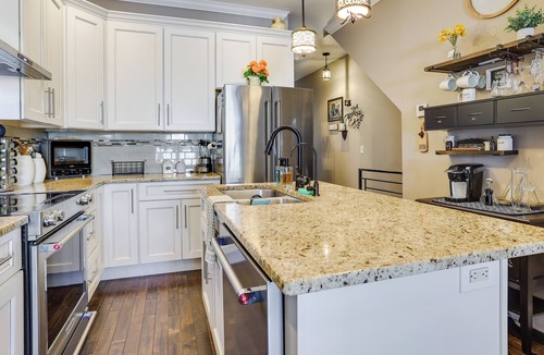 Newbold House | Cozy Philadelphia Rental: Steps to Subway Station!