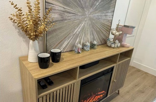 Coleman Apartment | Cozy Pink Vintage Studio with Private Fenced Yard