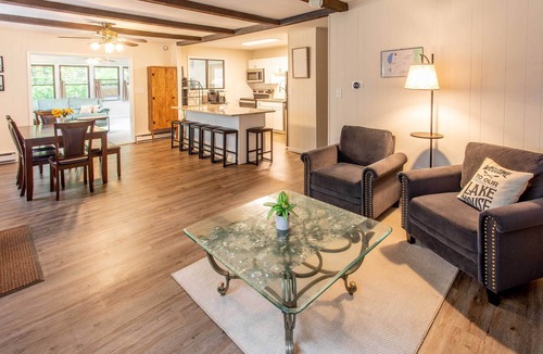 Gouldsboro House | Cozy Poconos Ranch Home w/Pool Access, Near Lake!