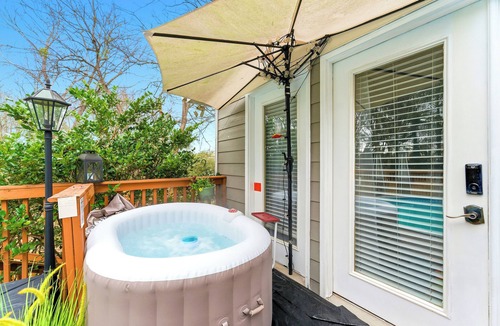 Lawrenceville House | Cozy Poolhouse Retreat, Private and pet friendly in Lawrenceville