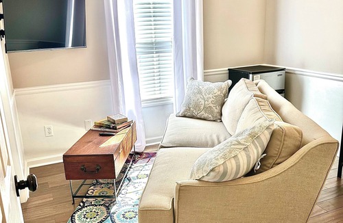 Senoia House | Cozy private room with lounge. The perfect spot for visiting historic Senoia.