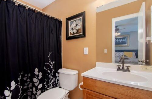 Interchange Square House | Cozy Retreat 13 min to Beach