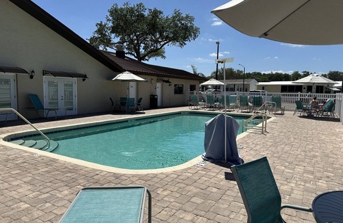 Zephyrhills South House | Cozy Retreat in a Charming Resort