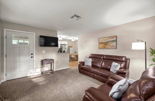 Historic District Apartment | Cozy Retreat in Historic Downtown Ocala