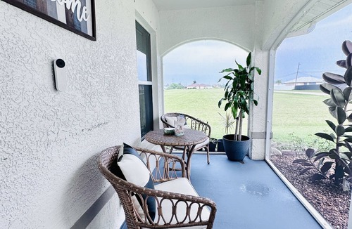 Diplomat House | Cozy retreat, NE cape coral oasis 5 mins to restaurants and shopping plaza.