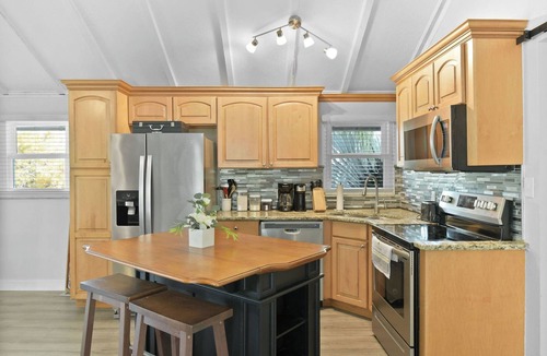 Babson Park House | Cozy Retreat Near Crooked Lake with Gym, Games & Deck Views
