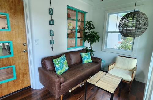 Gainesville Cottage | Cozy retreat near UF, downtown, Shands, and the Gainesville Airport