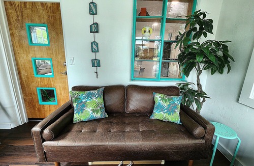 Gainesville Cottage | Cozy retreat near UF, downtown, Shands, and the Gainesville Airport