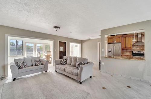 Sarasota House | Cozy Retreat pvt rm Close To Siesta Keys J3A shared home