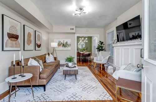 Murray Hill House | Cozy Retreat - Walkable to Bars & Restaurants
